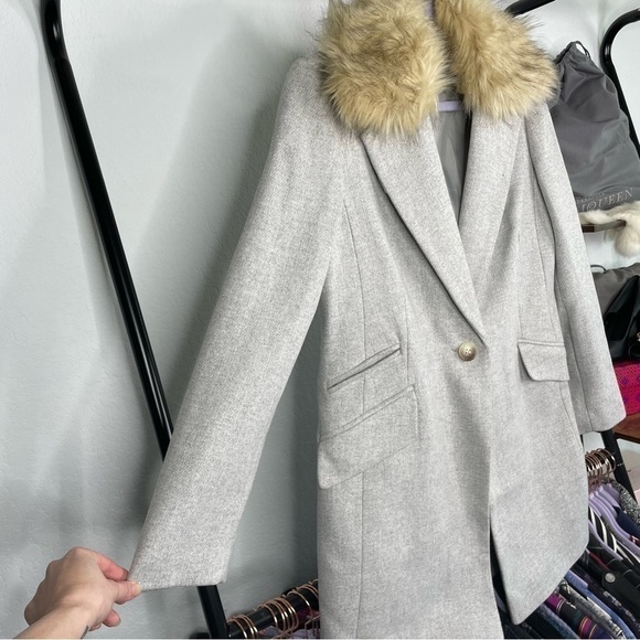 TOPSHOP Monica Light Gray Faux Fur Coat - Picture 3 of 9